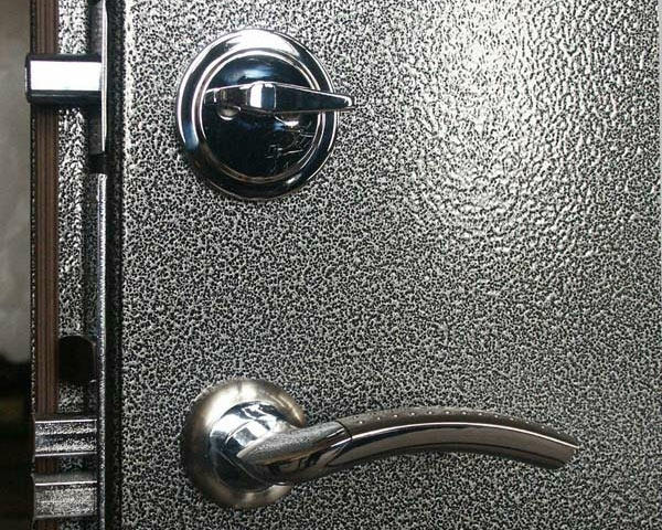 Металлические двери — надёжная защита для вашего дома